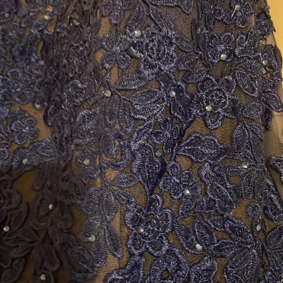 size 6 prom dress. worn one day perfect condition - Picture 3 of 3